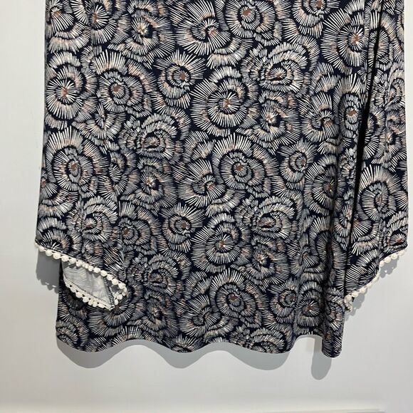 Sweet Clarity Women's Multicolor Floral V-Neck Batwing Sleeve Blouse Size XL - Picture 9 of 11